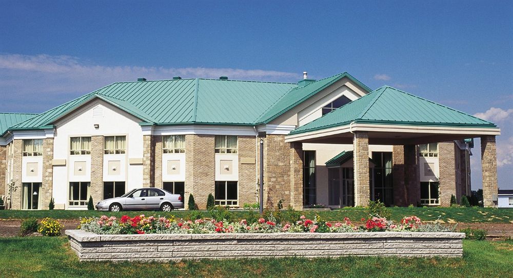 Days Inn By Wyndham Montmagny Exterior photo